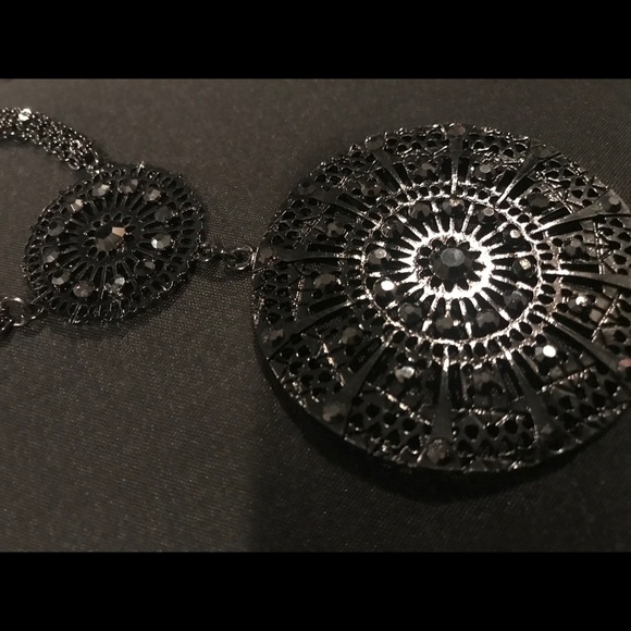 Round hanging double necklace - Picture 2 of 6